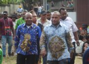 Tiba Di Papua Pasangan Denius-Rumin Disambut Ribuan Masa Pendukung Dan Lakukan Doa Bersama