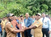 Dinas DPMPK Pegubin,Serahkan Dana Desa Kepada 7 Kampung  Distrik Pepera