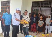 Bupati Pegubin Serahkan Bantuan Sembako Ke Asrma YPGP Pegunungan Bintang